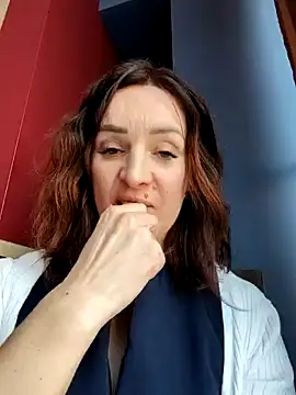 Snapshot of EvaXOAir chatting on December 21, 2024, 8:39 am EvaXOAir online show from December 21, 2024, 8:39 am