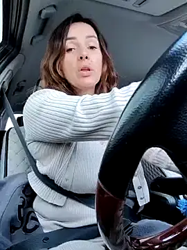 Snapshot of EvaXOAir chatting on February 25, 2025, 9:42 am EvaXOAir online show from February 25, 2025, 9:42 am