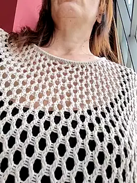 Snapshot of EvaXOAir chatting on March 10, 2025, 5:22 am EvaXOAir online show from March 10, 2025, 5:22 am