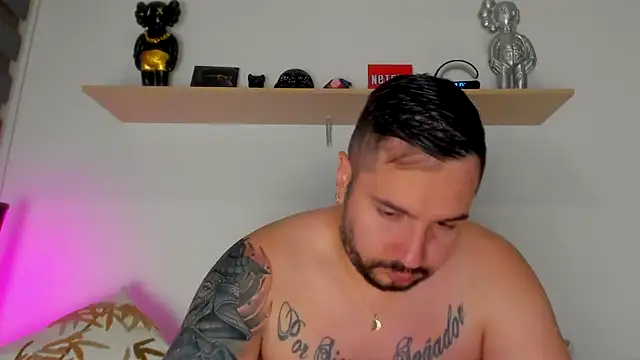 camilo restrepo21 online show from October 3, 2025, 12:29 am