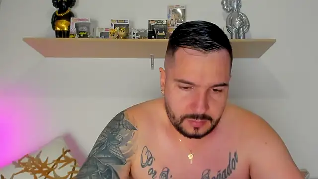 camilo restrepo21 online show from November 11, 2025, 1:05 am