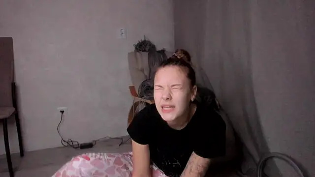 Snapshot of why_again_me chatting on February 22, 2025, 3:36 pm why again me online show from February 22, 2025, 3:36 pm