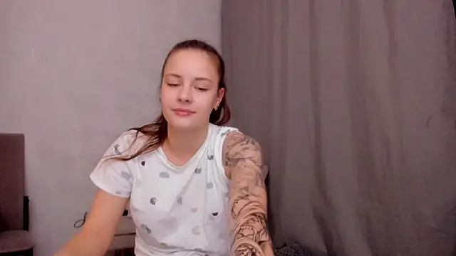 Snapshot of why_again_me chatting on March 11, 2025, 10:42 pm why again me online show from March 11, 2025, 10:42 pm