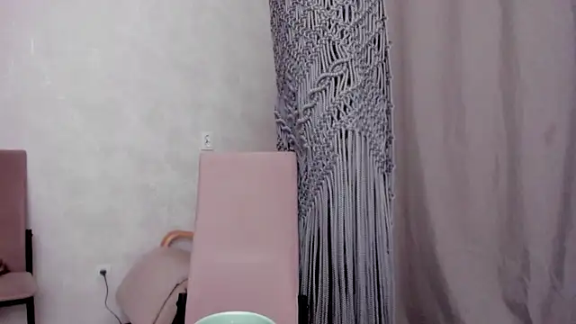 Snapshot of why_again_me chatting on March 22, 2025, 8:37 pm why again me online show from March 22, 2025, 8:37 pm