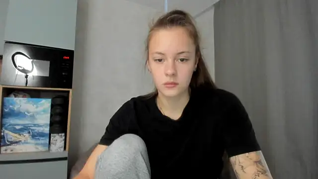 Snapshot of why_again_me chatting on October 3, 2025, 2:47 pm why again me online show from October 3, 2025, 2:47 pm