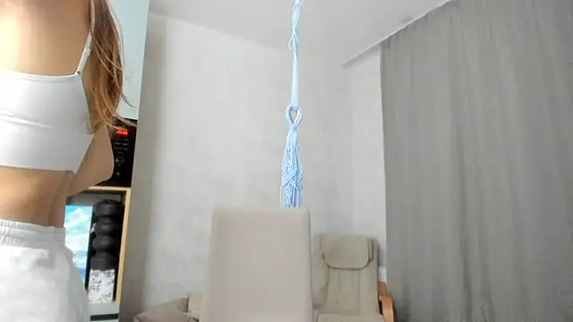 Snapshot of why_again_me chatting on October 6, 2025, 5:54 pm why again me online show from October 6, 2025, 5:54 pm