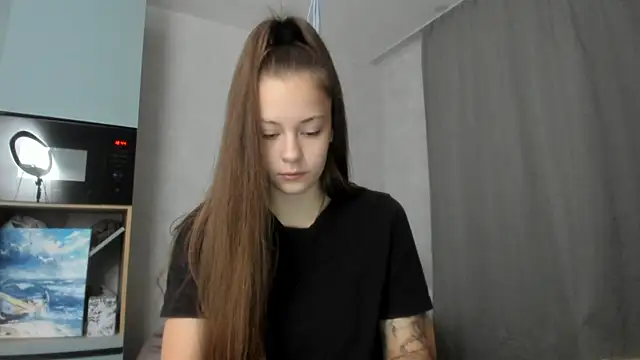 Snapshot of why_again_me chatting on October 10, 2025, 3:44 pm why again me online show from October 10, 2025, 3:44 pm