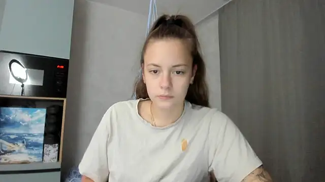 Snapshot of why_again_me chatting on November 2, 2025, 6:21 pm why again me online show from November 2, 2025, 6:21 pm