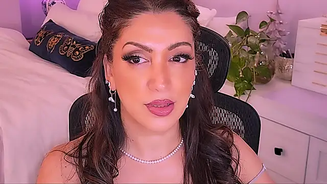 Wonderful Woman online show from March 19, 2026, 3:54 am