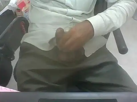 Snapshot of lltstr52 chatting on March 27, 2026, 7:58 am lltstr52 online show from March 27, 2026, 7:58 am