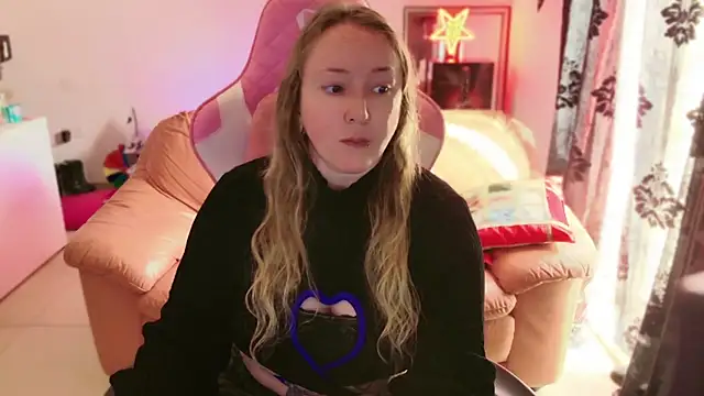 kisicaxx online show from March 11, 2025, 9:34 am