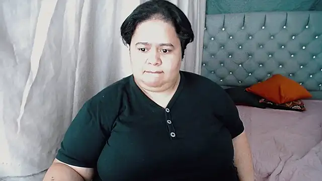 hotlesby4uxxx online show from January 9, 2025, 11:13 pm