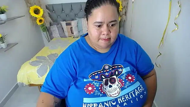 hotlesby4uxxx online show from October 4, 2025, 11:08 am