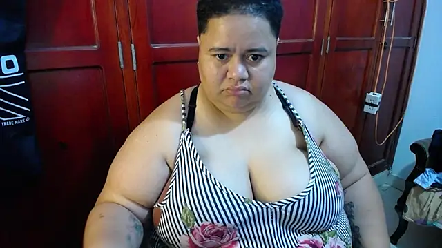 Snapshot of hotlesby4uxxx chatting on May 5, 2026, 1:02 am hotlesby4uxxx online show from May 5, 2026, 1:02 am