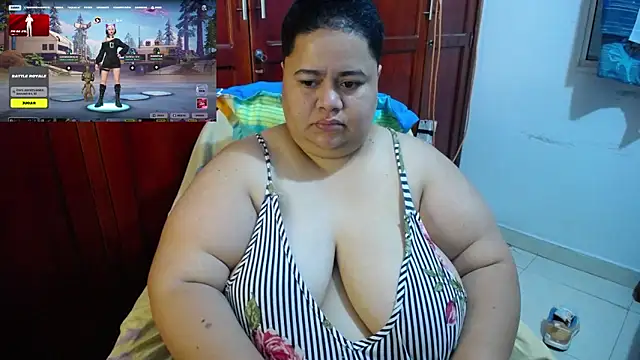 Snapshot of hotlesby4uxxx chatting on May 5, 2026, 10:07 pm hotlesby4uxxx online show from May 5, 2026, 10:07 pm