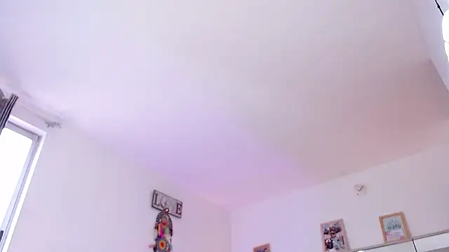 Snapshot of hollythomson chatting on March 18, 2025, 8:48 pm hollythomson online show from March 18, 2025, 8:48 pm