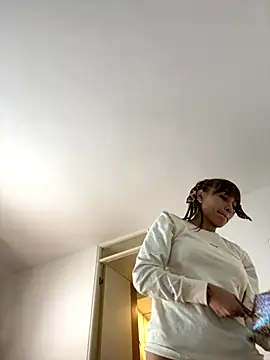 Snapshot of hollythomson chatting on October 22, 2025, 9:58 pm hollythomson online show from October 22, 2025, 9:58 pm