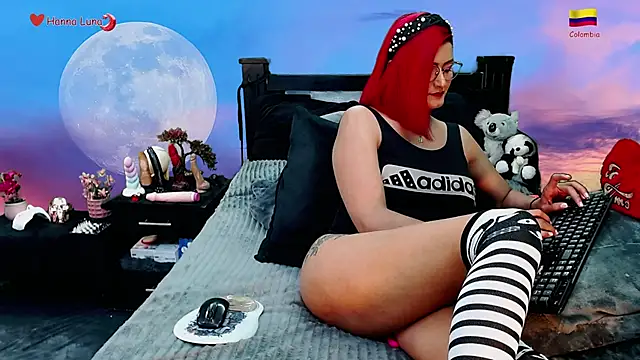 Hanna Luna online show from September 25, 2025, 7:23 am