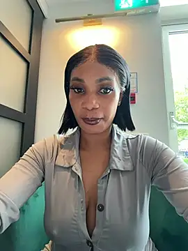 Snapshot of __Nessa__ chatting on June 20, 2026, 11:35 am Nessa online show from June 20, 2026, 11:35 am