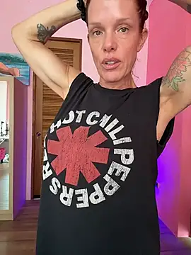 mommyselenafit  online show from April 26, 2026, 3:26 am