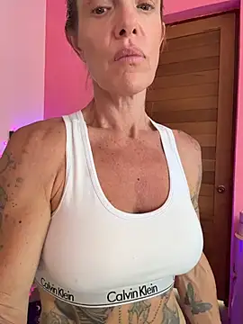 mommyselenafit  online show from June 28, 2026, 4:51 am