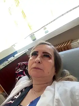 Irina2909xh online show from March 17, 2025, 11:53 am