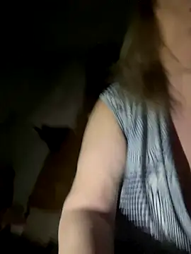 Irina2909xh online show from December 14, 2025, 9:08 pm