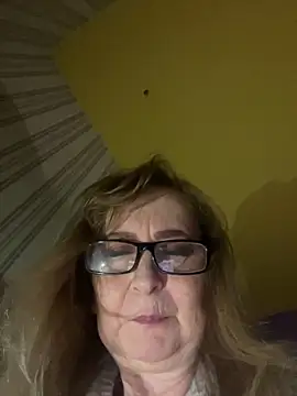 Irina2909xh online show from February 8, 2026, 10:57 pm