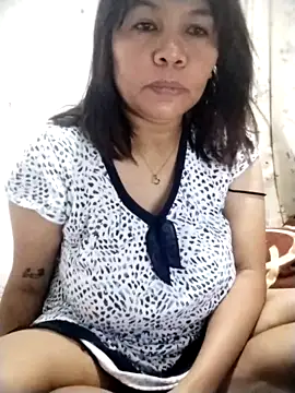 sweetvanna online show from April 12, 2026, 9:03 am