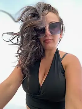 Snapshot of itsCassie chatting on October 15, 2025, 3:45 pm itsCassie online show from October 15, 2025, 3:45 pm