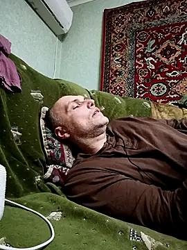 Snapshot of Sam_Colt chatting on December 20, 2025, 1:29 pm Sam Colt online show from December 20, 2025, 1:29 pm