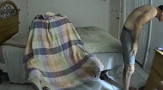 nakeedcowboi65 online show from March 9, 2025, 10:08 am