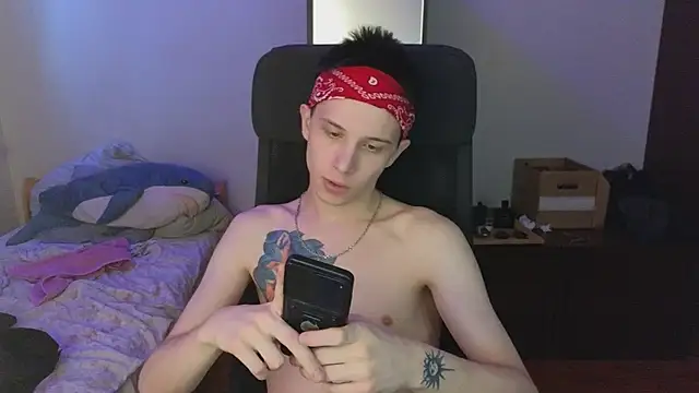 arlekincrop online show from March 13, 2026, 5:36 am