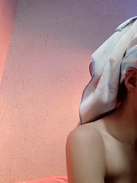 QueenSoreal online show from February 16, 2025, 1:38 pm