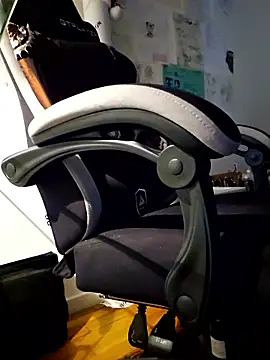 verylargecock online show from January 13, 2026, 11:26 am