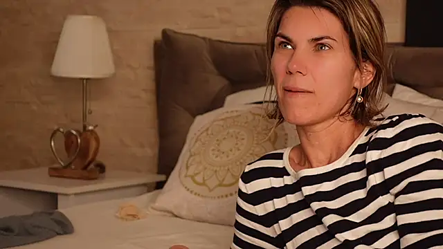 FeliciaKrige online show from April 7, 2026, 1:06 am