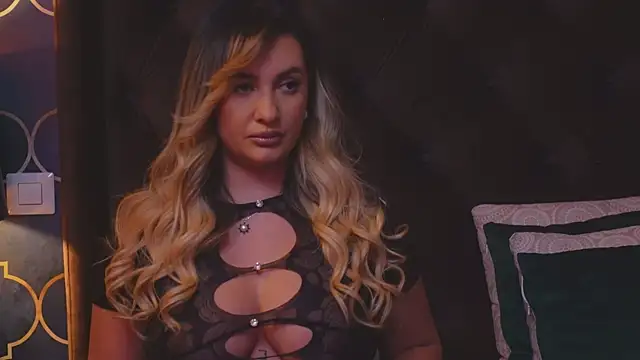 Snapshot of YaaraCollins chatting on December 11, 2024, 9:01 pm YaaraCollins online show from December 11, 2024, 9:01 pm