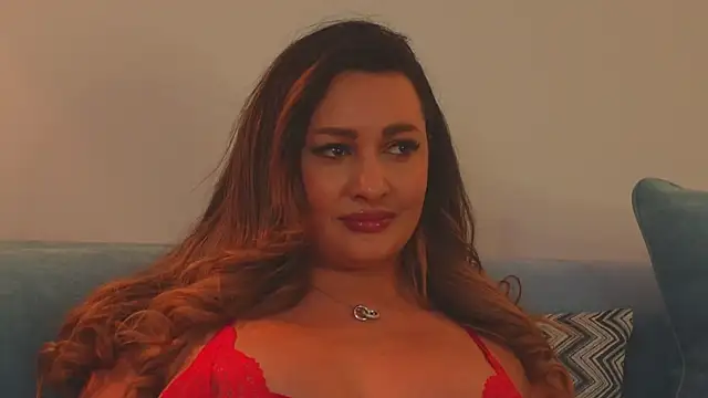 Snapshot of YaaraCollins chatting on March 9, 2025, 11:56 pm YaaraCollins online show from March 9, 2025, 11:56 pm