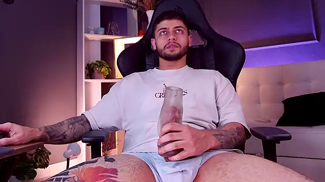 alessandro duty online show from October 25, 2025, 3:25 am