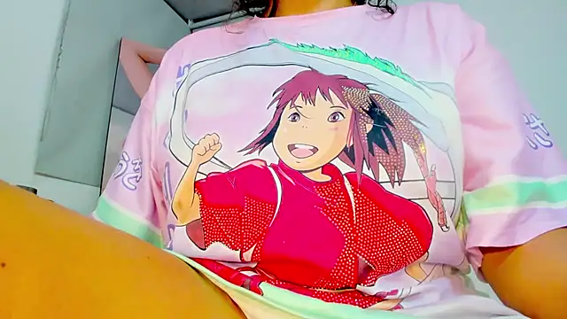 Snapshot of SQUIRTINGQUEEN11 chatting on January 13, 2025, 3:56 am SQUIRTINGQUEEN11 online show from January 13, 2025, 3:56 am