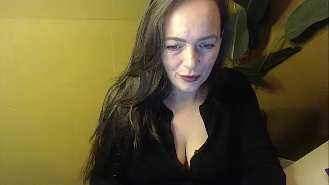 cloe85nl online show from February 18, 2026, 8:43 am