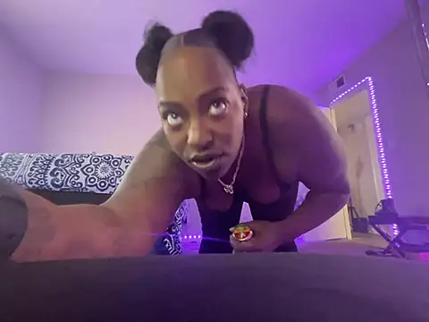 Snapshot of ChocolateTingz chatting on December 13, 2024, 2:16 pm ChocolateTingz online show from December 13, 2024, 2:16 pm