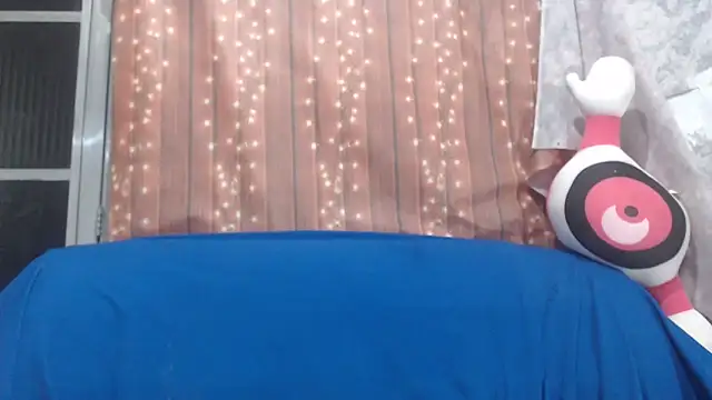 Venusluxodomme online show from February 15, 2026, 2:30 am