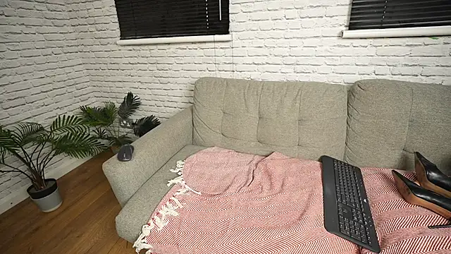 JessicaNylonQueen online show from February 1, 2025, 3:39 pm