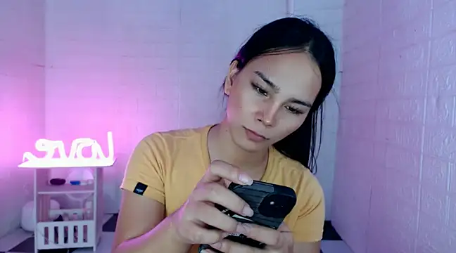 urnaughtydolly69 online show from February 5, 2025, 1:22 pm