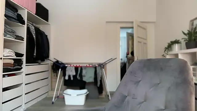 Viola Beck online show from February 5, 2026, 8:52 am