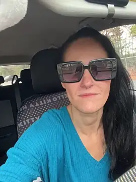 lolabunny9 online show from February 13, 2025, 7:21 pm