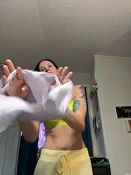 lolabunny9 online show from March 19, 2025, 1:07 pm