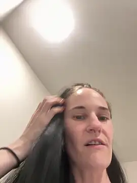 lolabunny9 online show from October 23, 2025, 5:23 pm