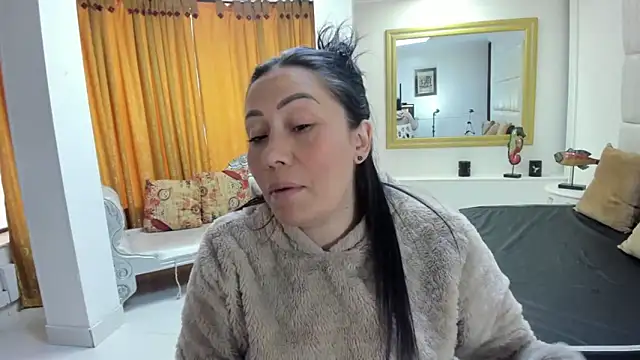 gaby trent online show from September 26, 2025, 2:21 pm